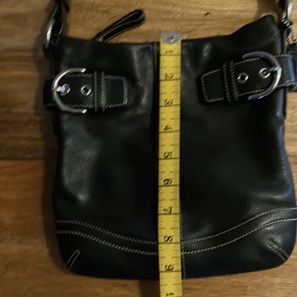 Coach black leather sm/med shoulder bag Serial no G05D-1453 - Picture 16 of 17